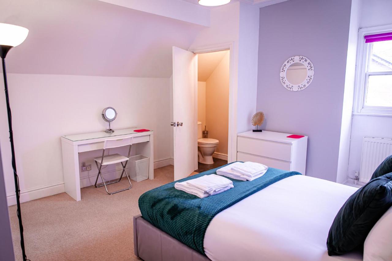 Lord Street - 2 Beautiful Apartments - Sleep Up To 14 Guests - By Rework Accommodation Chester Exterior foto