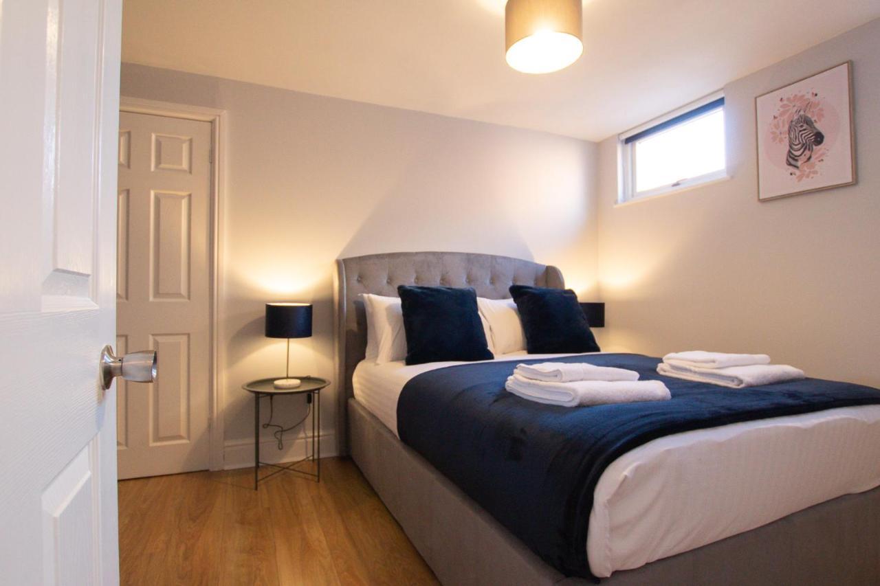 Lord Street - 2 Beautiful Apartments - Sleep Up To 14 Guests - By Rework Accommodation Chester Exterior foto